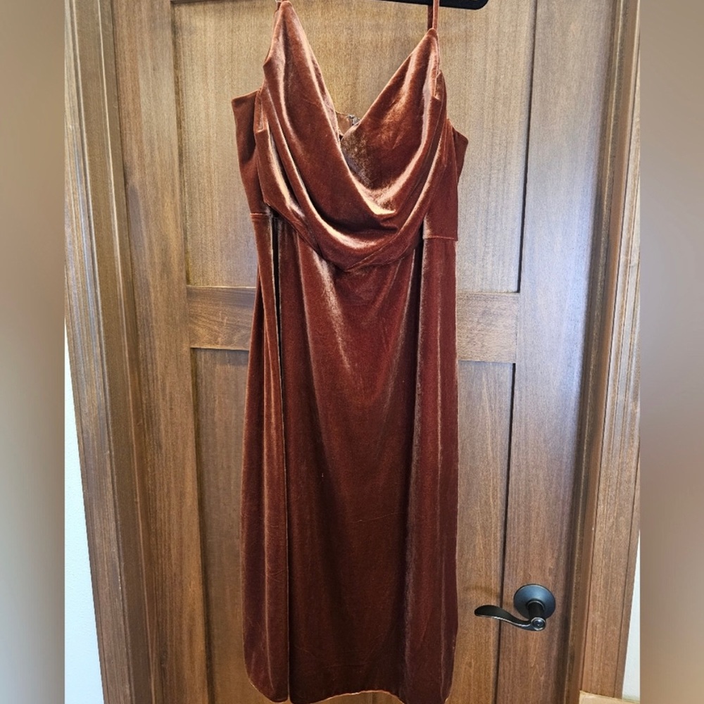 Revelry Skye Velvet Dress Plus Size Midi Size 24 New Without Tags